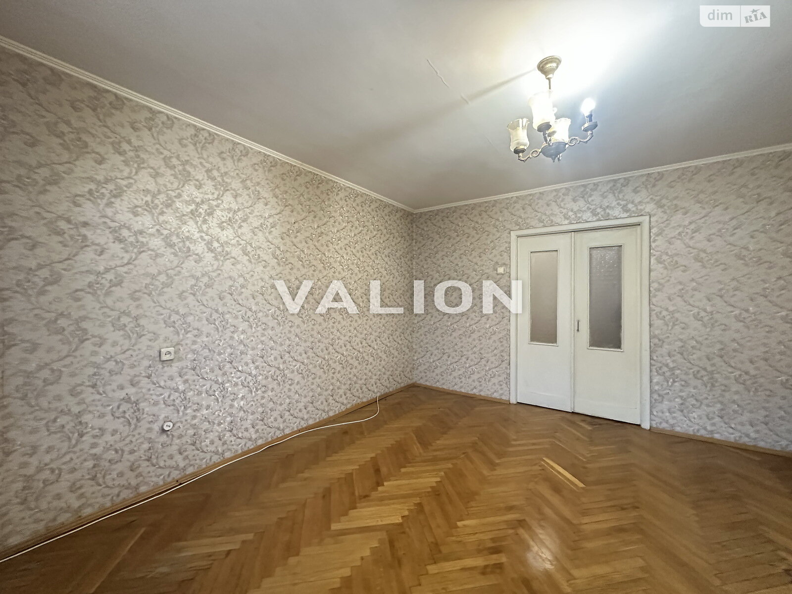 Продажа трехкомнатной квартиры в Киеве, на ул. Авиаконструктора Антонова 11, район Первомайский Массив фото 1