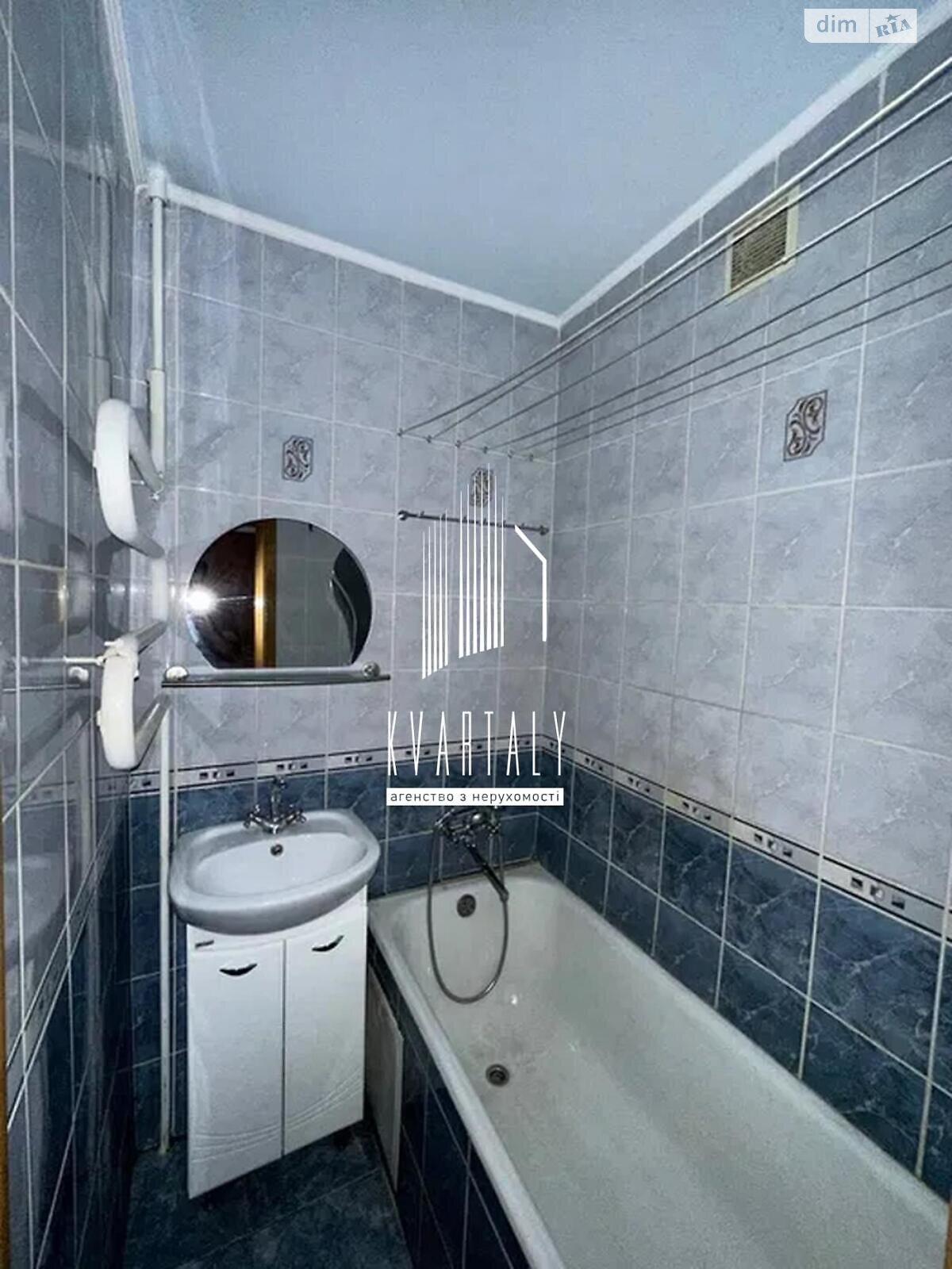 Продаж трикімнатної квартири в Києві, на бул. Чоколівський 19, район Першотравневий Масив фото 1 Продаж трикімнатної квартири в Києві, на бул. Чоколівський 19, район Першотравневий Масив фото 1