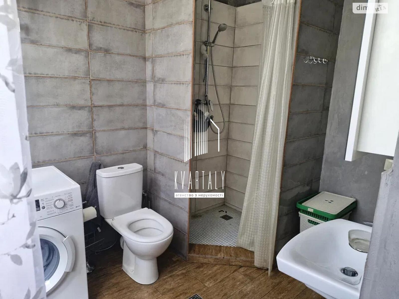 Продажа трехкомнатной квартиры в Киеве, на ул. Джохара Дудаева 11, район Первомайский Массив фото 1 Продажа трехкомнатной квартиры в Киеве, на ул. Джохара Дудаева 11, район Первомайский Массив фото 1