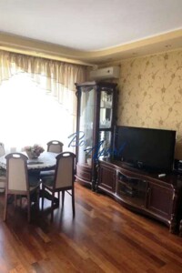 Продаж трикімнатної квартири в Києві, на вул. Єреванська 13, район Першотравневий Масив фото 2