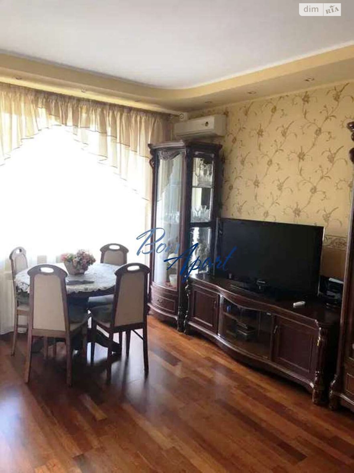 Продаж трикімнатної квартири в Києві, на вул. Єреванська 13, район Першотравневий Масив фото 1