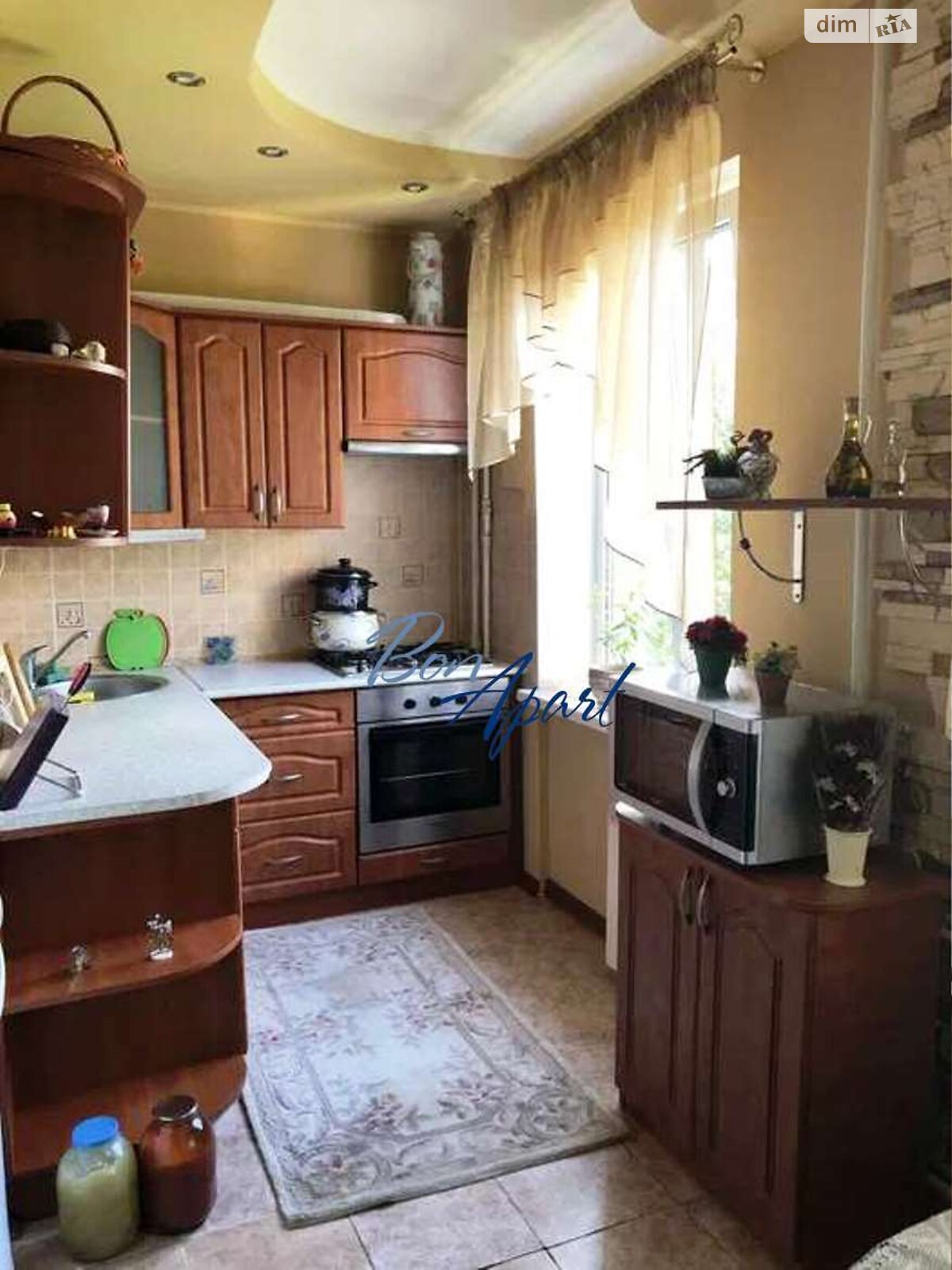 Продаж трикімнатної квартири в Києві, на вул. Єреванська 13, район Першотравневий Масив фото 1