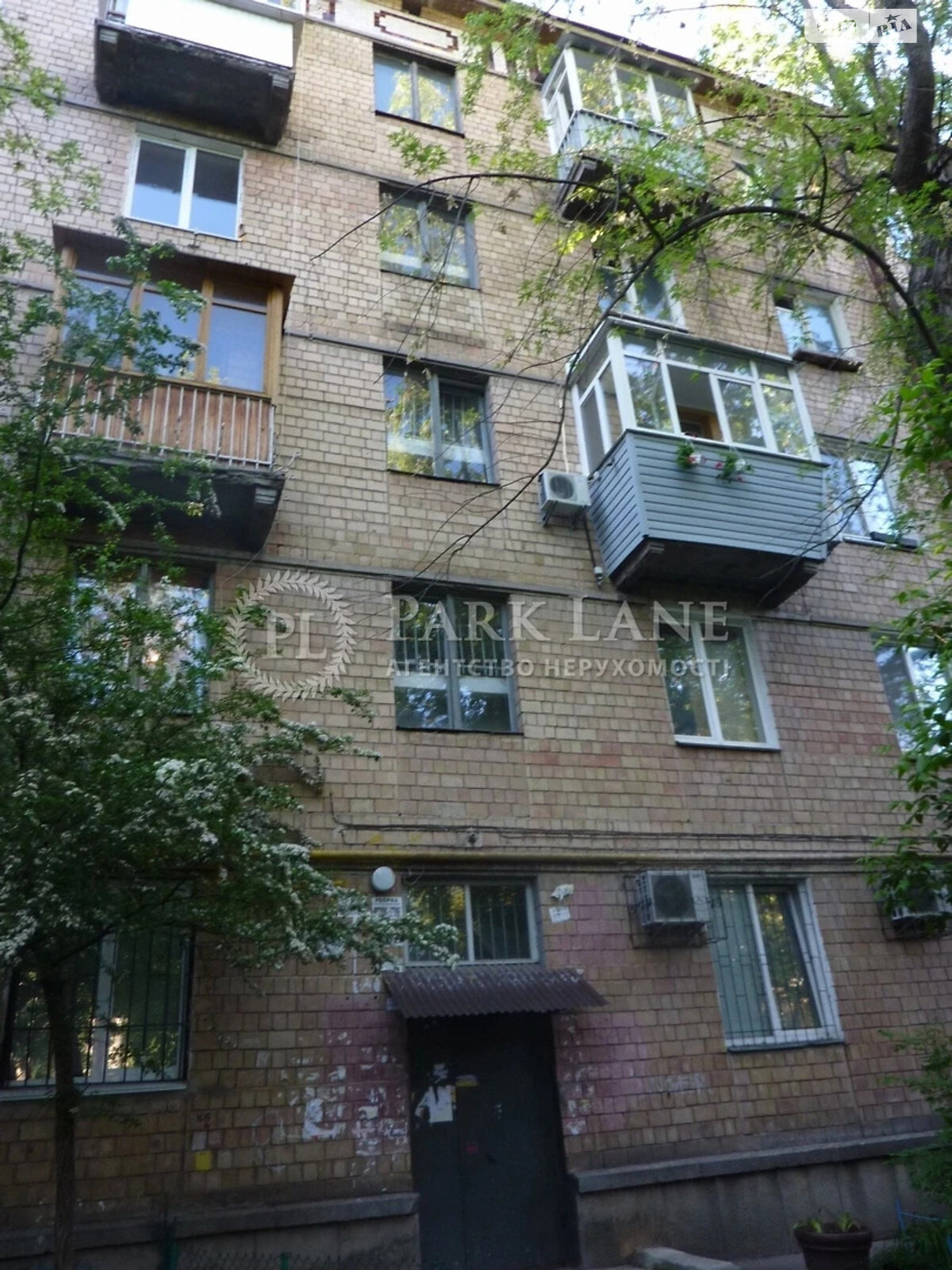 Продаж двокімнатної квартири в Києві, на вул. Лондонська 14, район Першотравневий Масив фото 1 Продаж двокімнатної квартири в Києві, на вул. Лондонська 14, район Першотравневий Масив фото 1