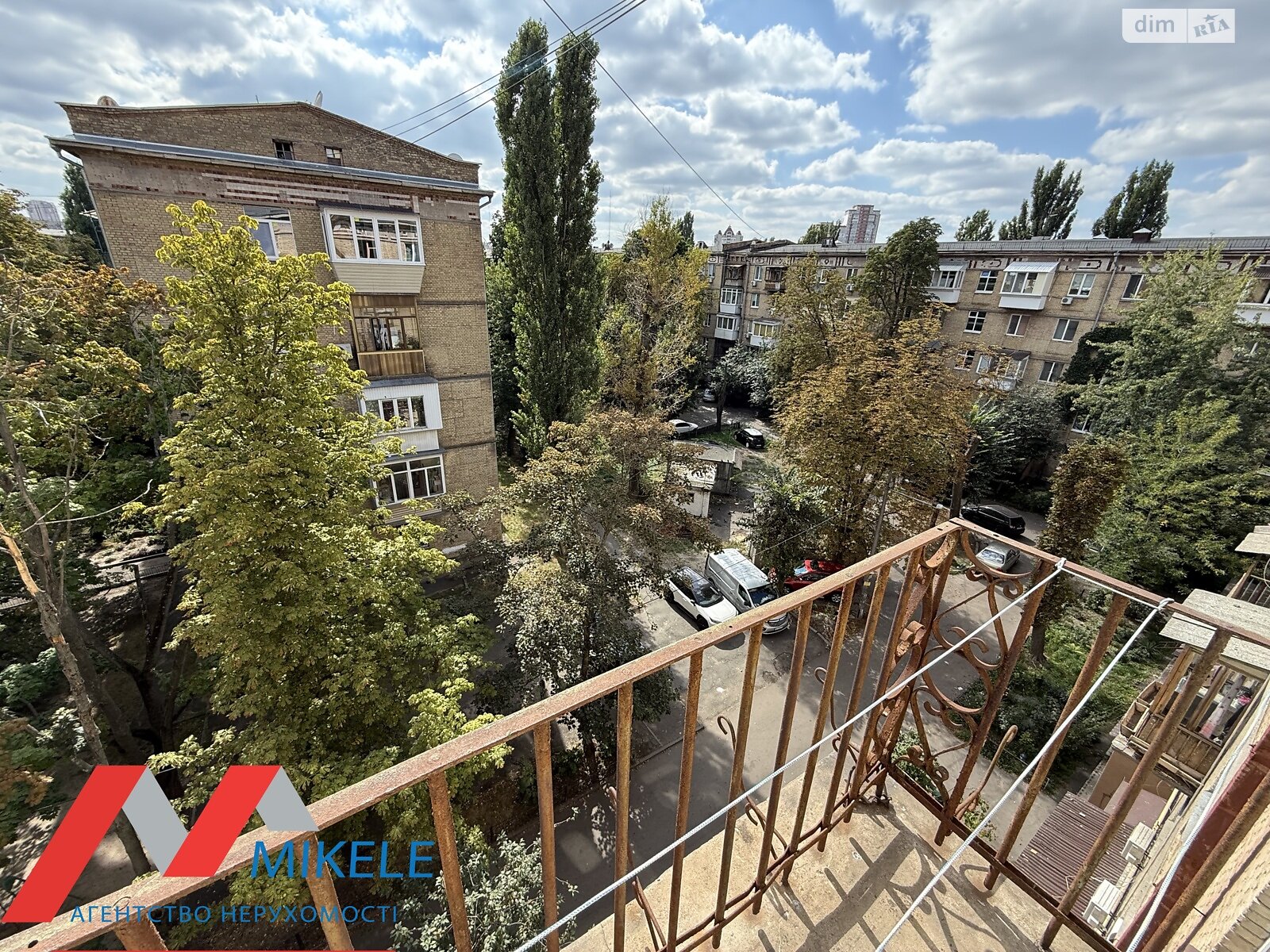 Продаж трикімнатної квартири в Києві, на вул. Лондонська 2, район Першотравневий Масив фото 1