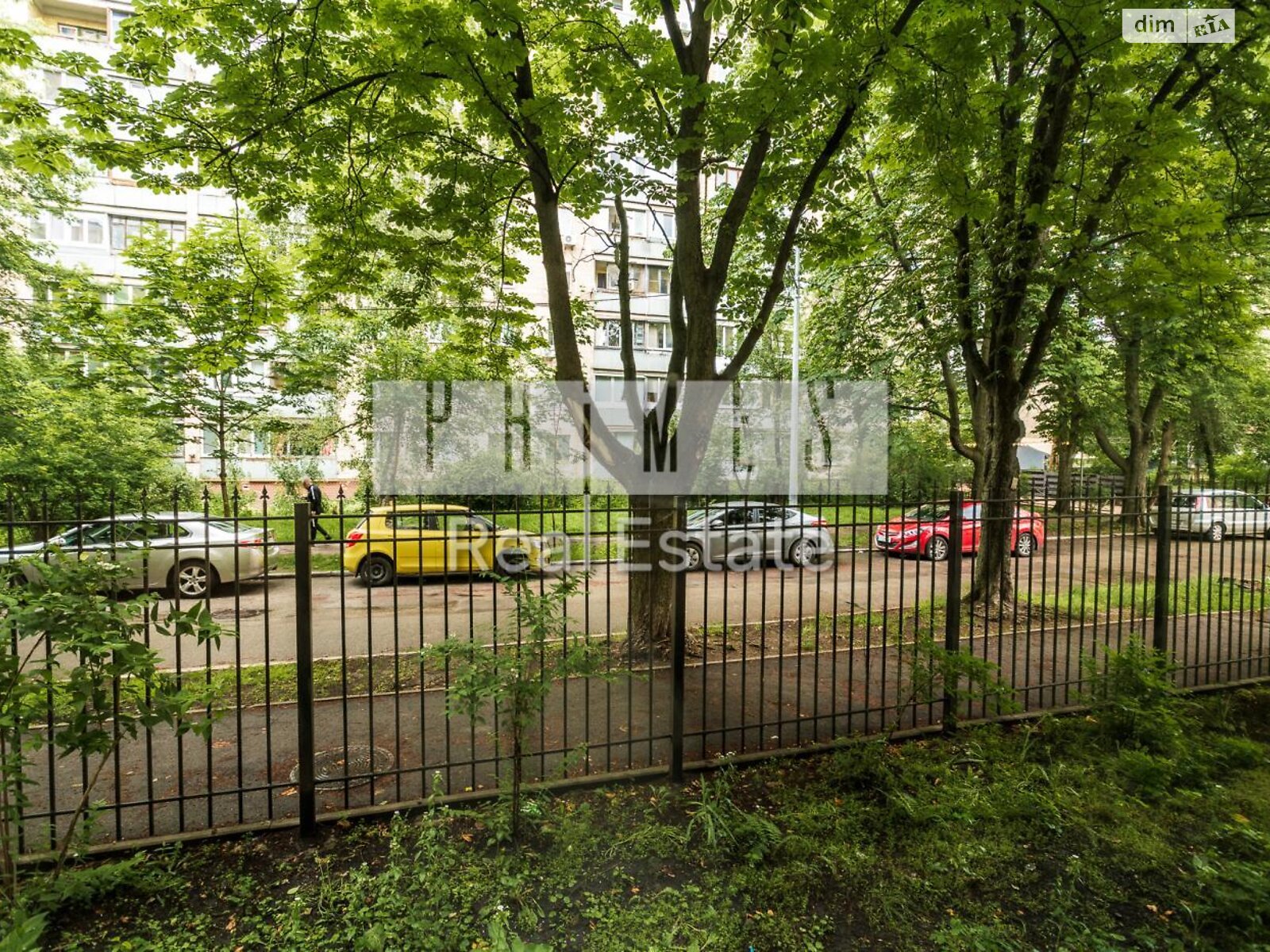 Продаж трикімнатної квартири в Києві, на вул. Сергія Берегового 5, район Першотравневий Масив фото 1 Продаж трикімнатної квартири в Києві, на вул. Сергія Берегового 5, район Першотравневий Масив фото 1