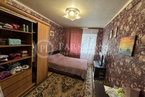Продаж трикімнатної квартири в Києві, на вул. Волинська, район Першотравневий Масив фото 2