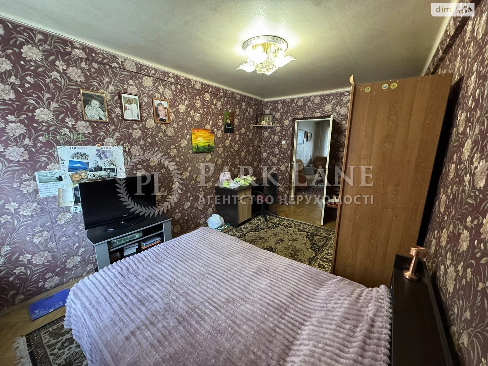 Продаж трикімнатної квартири в Києві, на вул. Волинська, район Першотравневий Масив фото 1