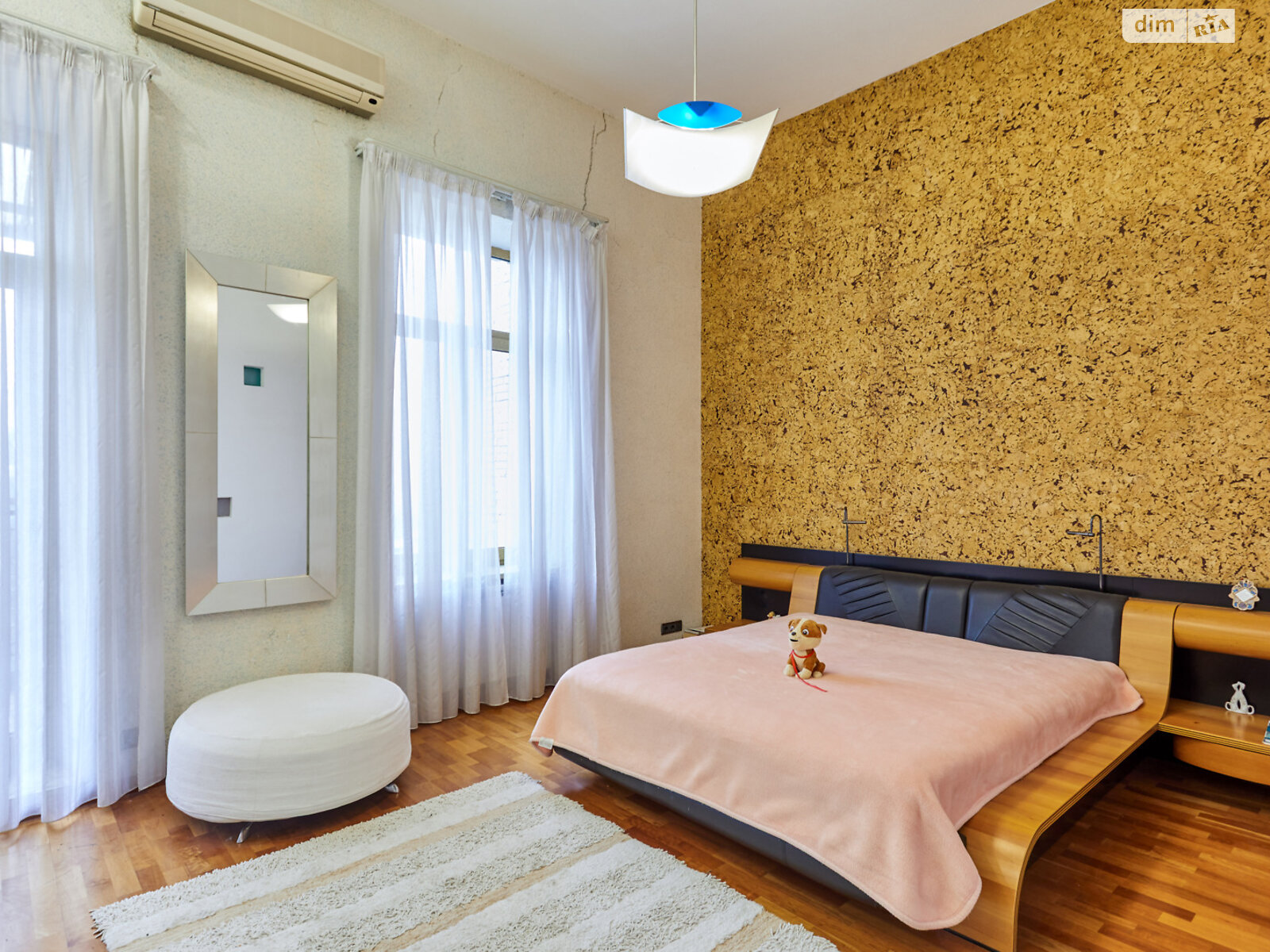 Продажа четырехкомнатной квартиры в Киеве, на спуск Андреевский 34, район Подол фото 1