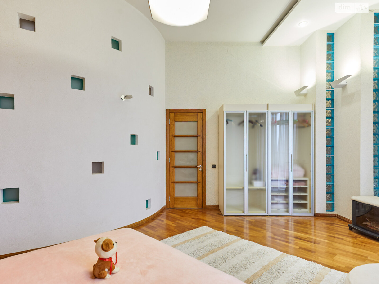 Продажа четырехкомнатной квартиры в Киеве, на спуск Андреевский 34, район Подол фото 1