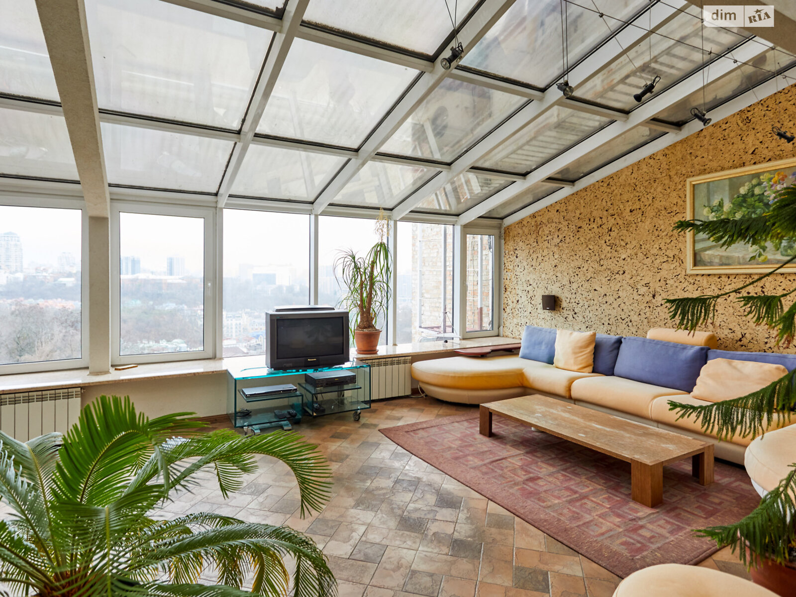 Продажа четырехкомнатной квартиры в Киеве, на спуск Андреевский 34, район Подол фото 1