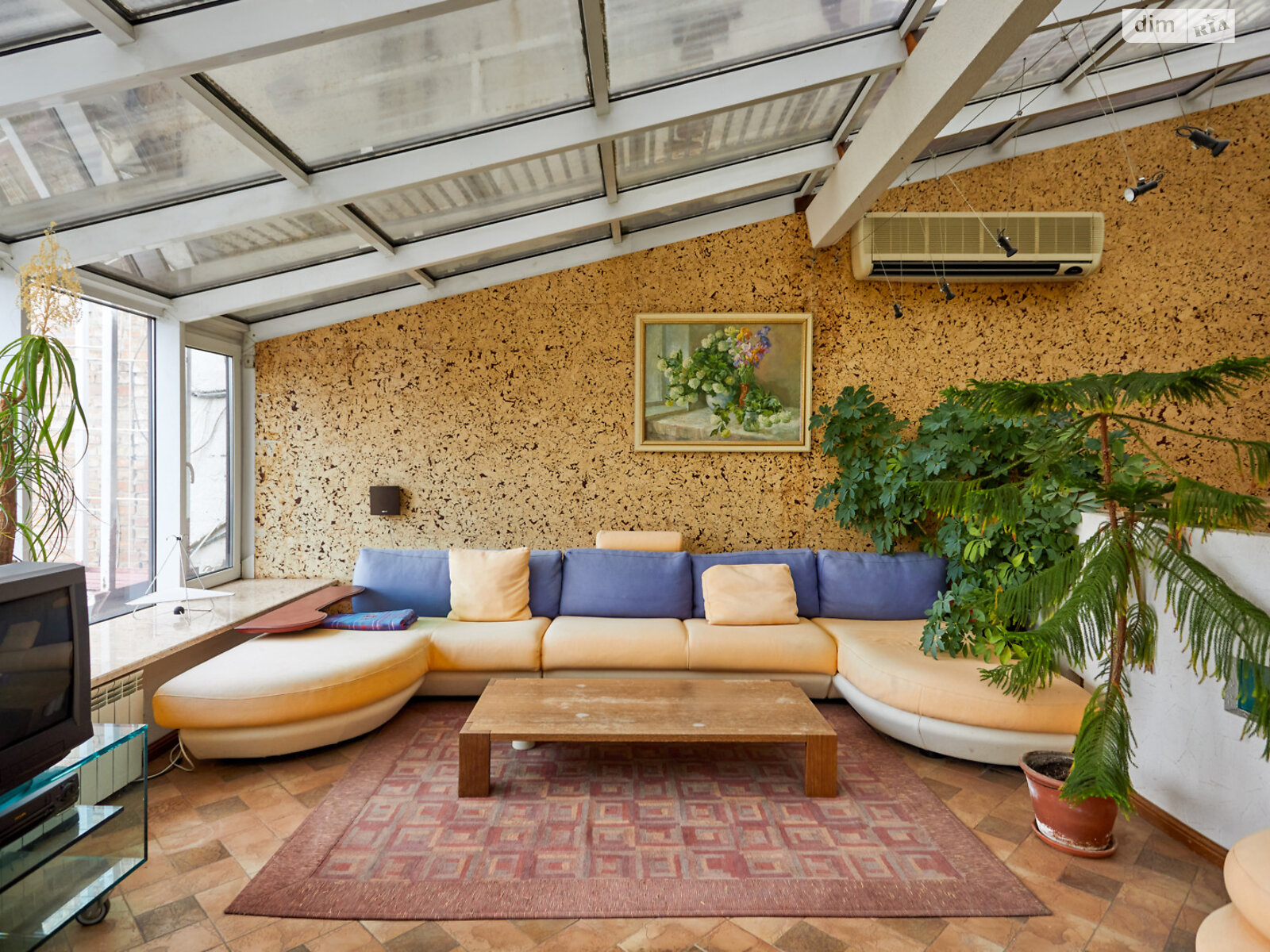 Продажа четырехкомнатной квартиры в Киеве, на спуск Андреевский 34, район Подол фото 1