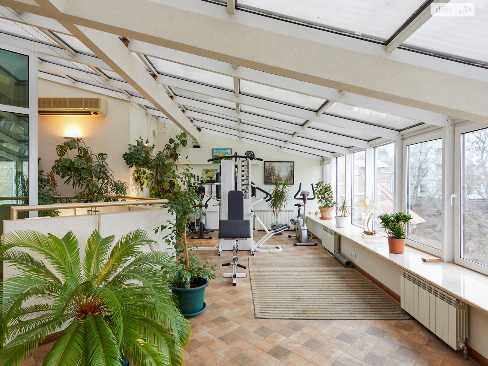 Продажа четырехкомнатной квартиры в Киеве, на спуск Андреевский 34, район Подол фото 1