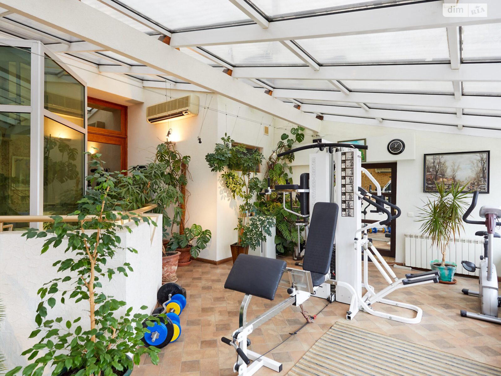 Продажа четырехкомнатной квартиры в Киеве, на спуск Андреевский 34, район Подол фото 1