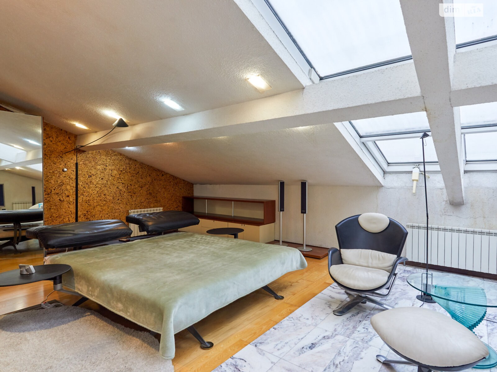 Продажа четырехкомнатной квартиры в Киеве, на спуск Андреевский 34, район Подол фото 1