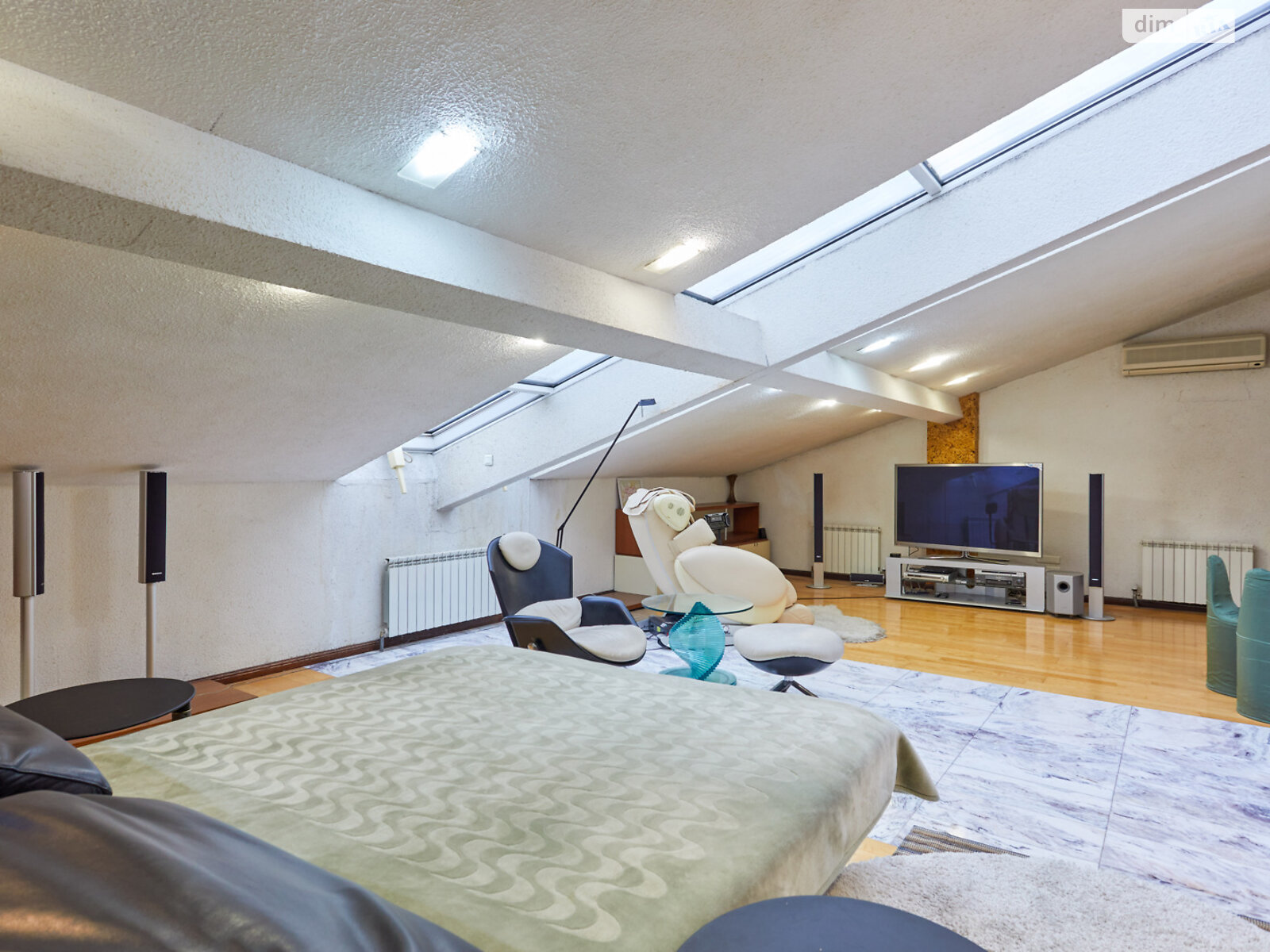 Продажа четырехкомнатной квартиры в Киеве, на спуск Андреевский 34, район Подол фото 1