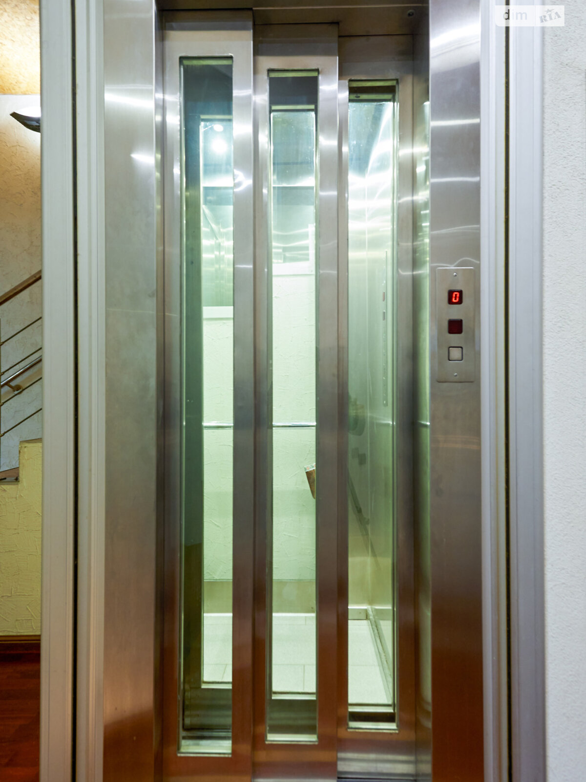 Продажа четырехкомнатной квартиры в Киеве, на спуск Андреевский 34, район Подол фото 1