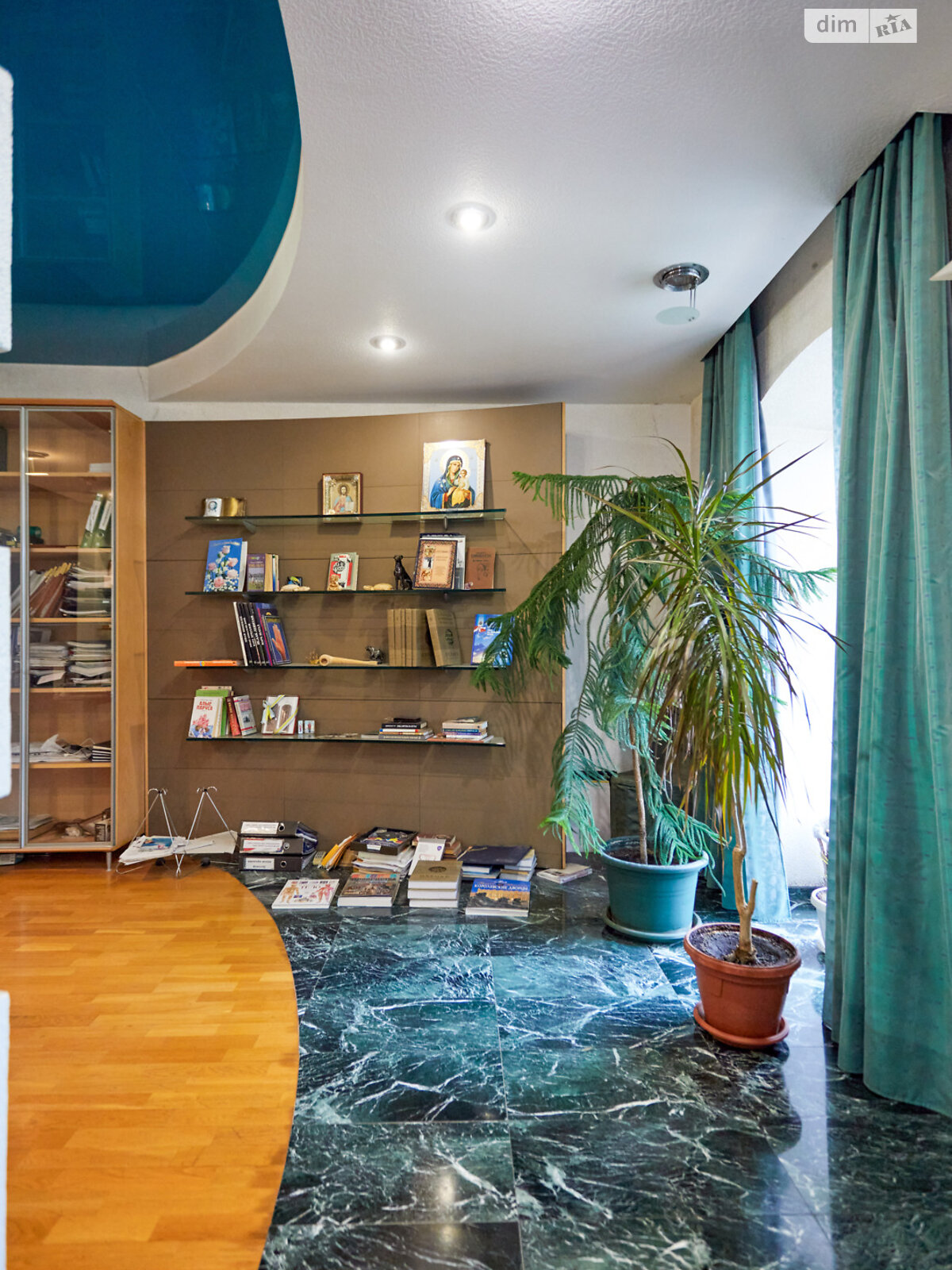 Продажа четырехкомнатной квартиры в Киеве, на спуск Андреевский 34, район Подол фото 1