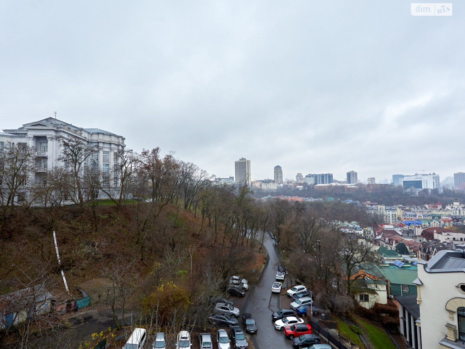 Продажа четырехкомнатной квартиры в Киеве, на спуск Андреевский 34, район Подол фото 1