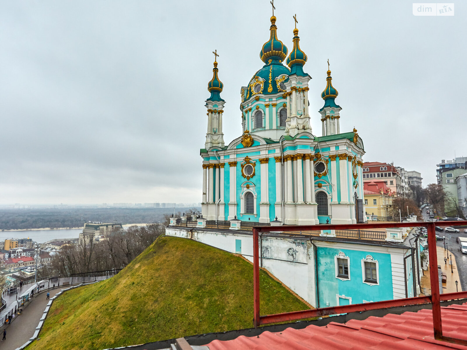 Продажа четырехкомнатной квартиры в Киеве, на спуск Андреевский 34, район Подол фото 1