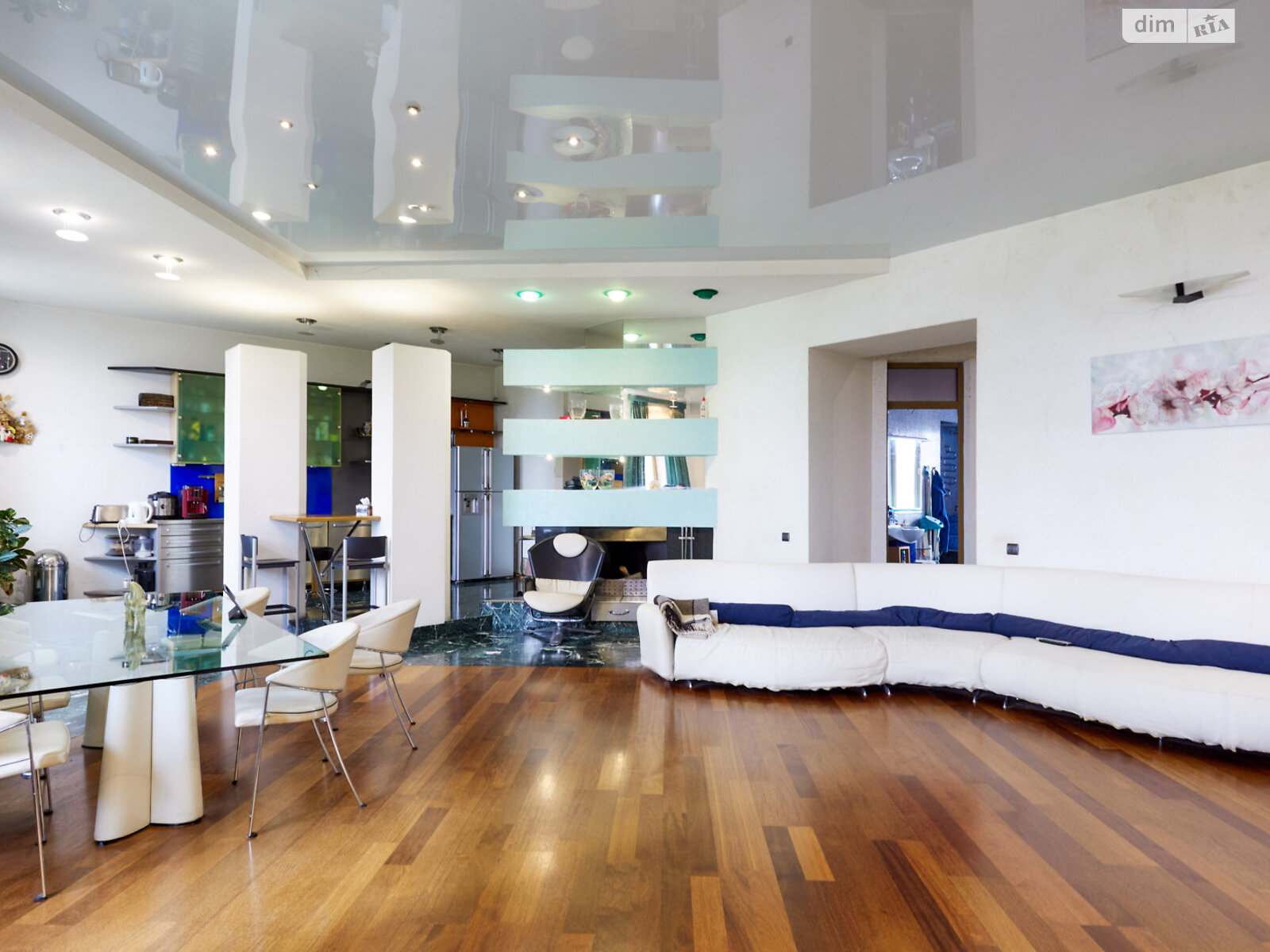 Продажа четырехкомнатной квартиры в Киеве, на спуск Андреевский 34, район Подол фото 1