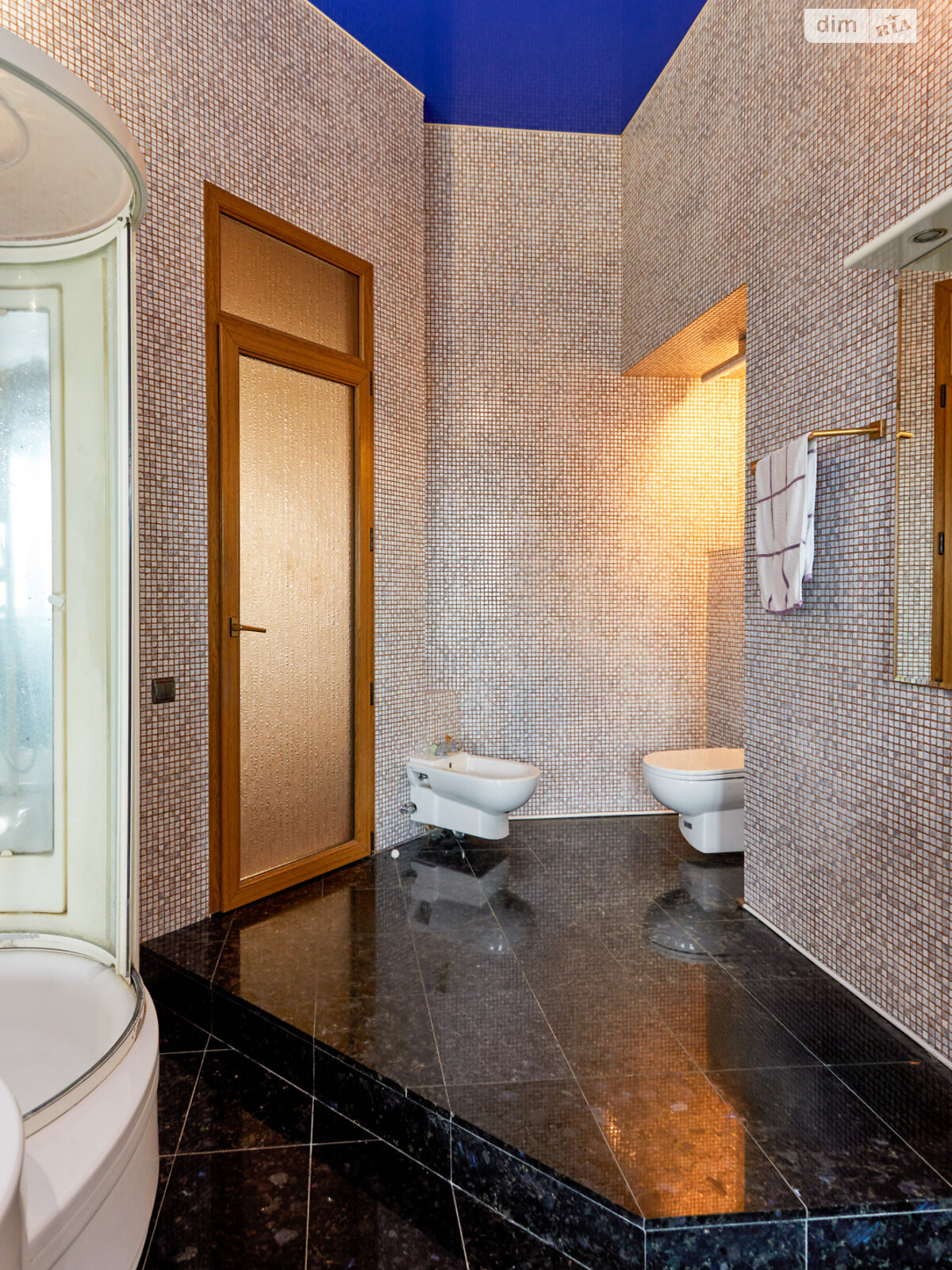 Продажа четырехкомнатной квартиры в Киеве, на спуск Андреевский 34, район Подол фото 1