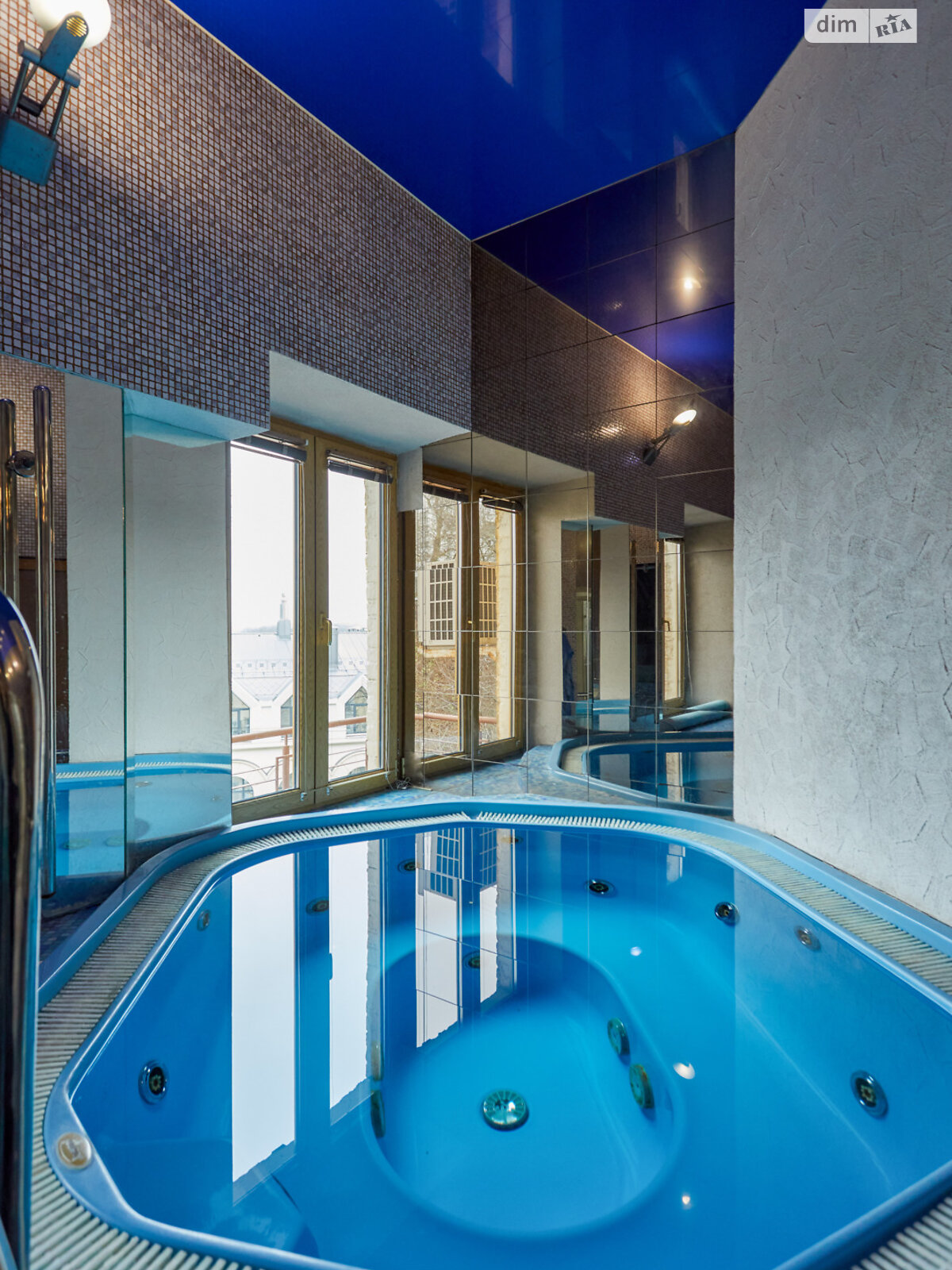 Продажа четырехкомнатной квартиры в Киеве, на спуск Андреевский 34, район Подол фото 1