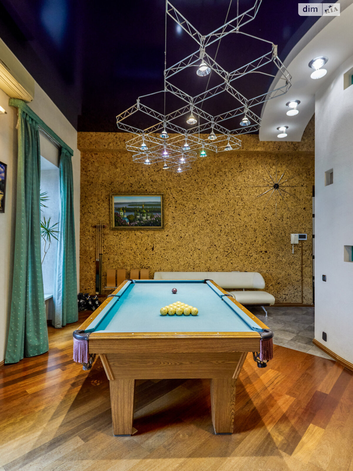 Продажа четырехкомнатной квартиры в Киеве, на спуск Андреевский 34, район Подол фото 1