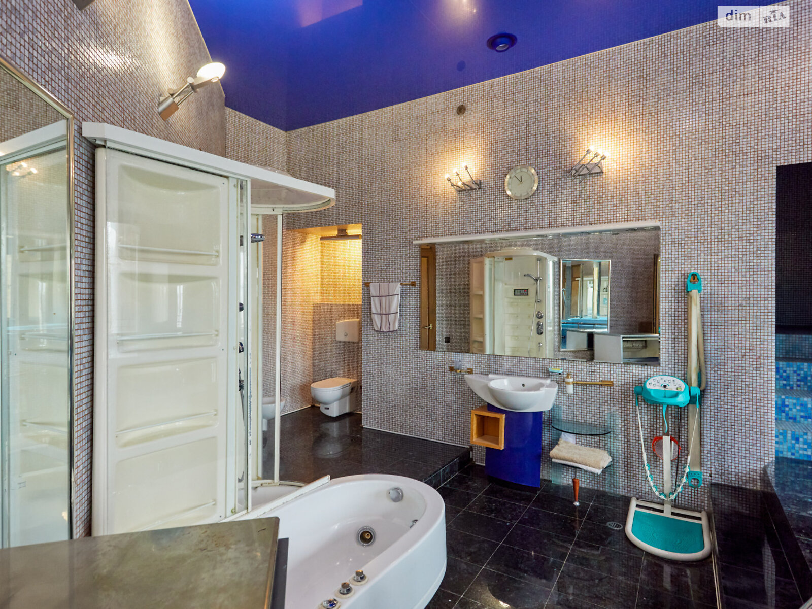 Продажа четырехкомнатной квартиры в Киеве, на спуск Андреевский 34, район Подол фото 1