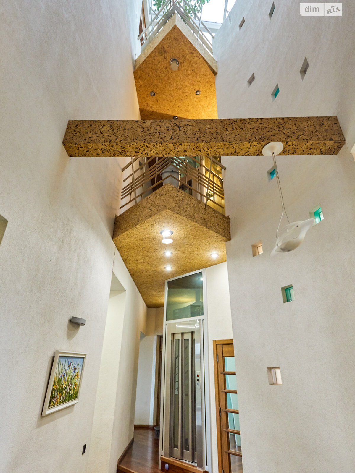 Продажа четырехкомнатной квартиры в Киеве, на спуск Андреевский 34, район Подол фото 1