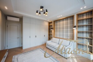 Продаж трикімнатної квартири в Києві, на вул. Дегтярна 18, район Поділ фото 2