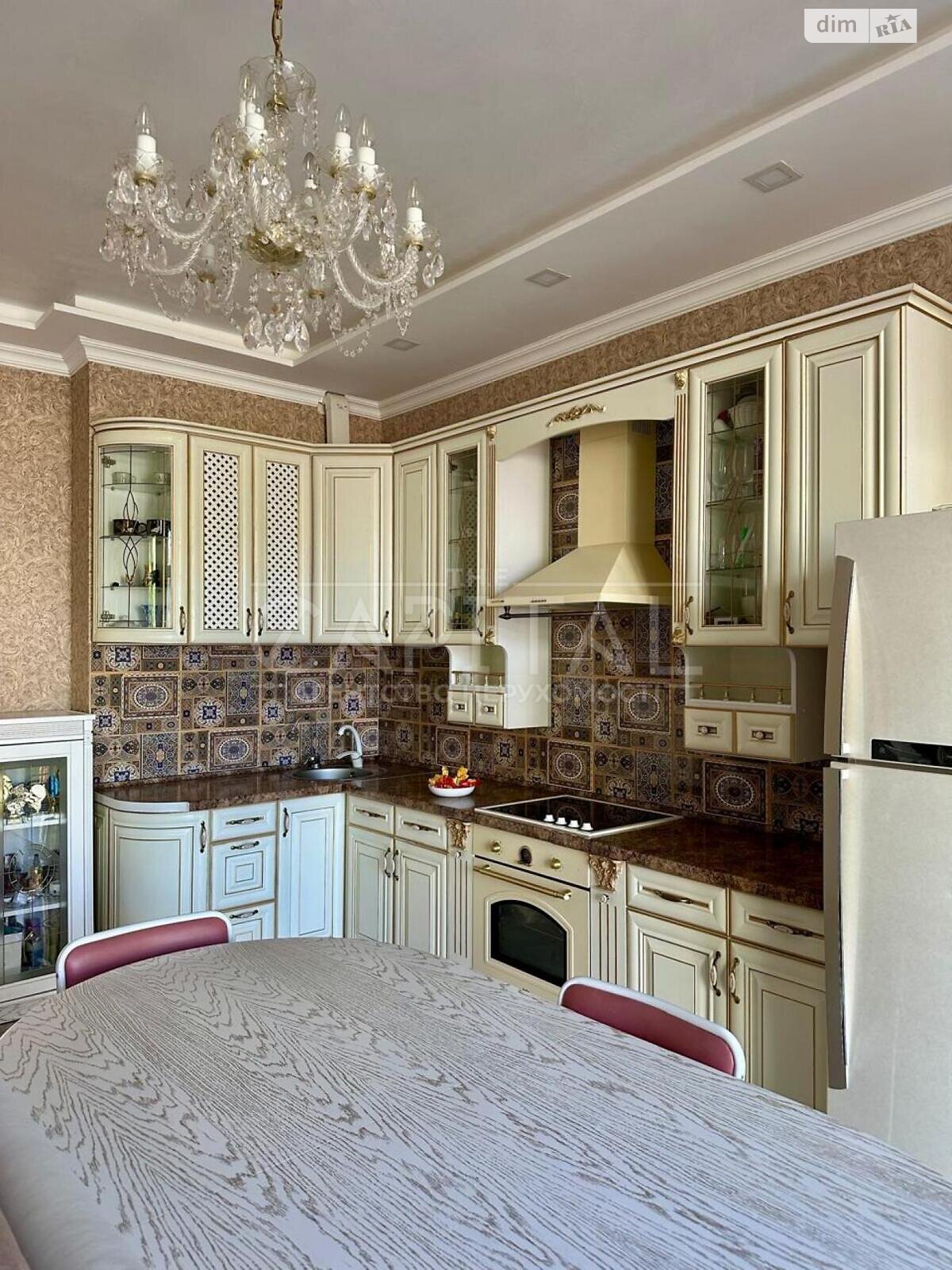 Продаж чотирикімнатної квартири в Києві, на вул. Дегтярна 19, район Поділ фото 1 Продаж чотирикімнатної квартири в Києві, на вул. Дегтярна 19, район Поділ фото 1