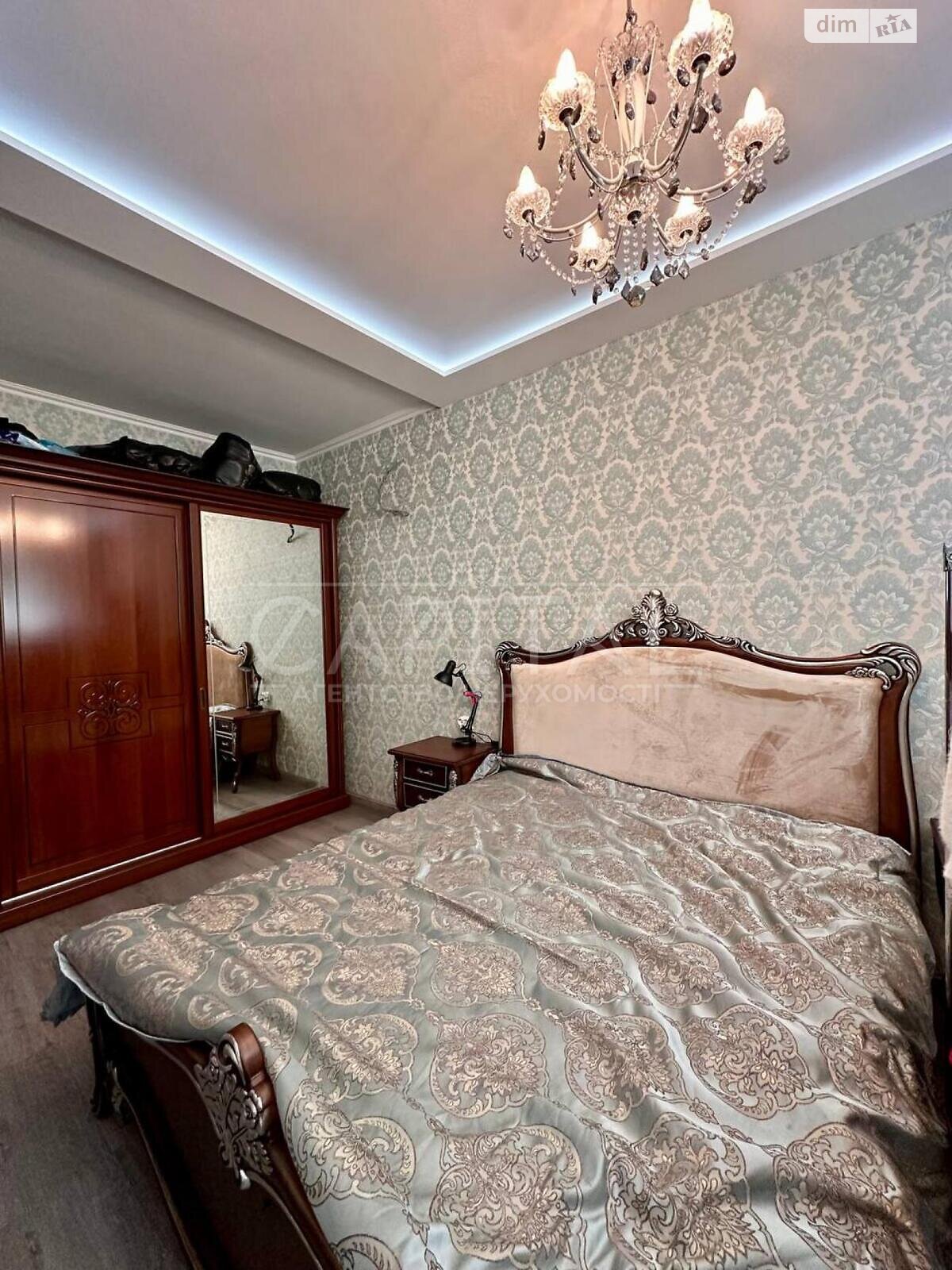 Продаж чотирикімнатної квартири в Києві, на вул. Дегтярна 19, район Поділ фото 1 Продаж чотирикімнатної квартири в Києві, на вул. Дегтярна 19, район Поділ фото 1