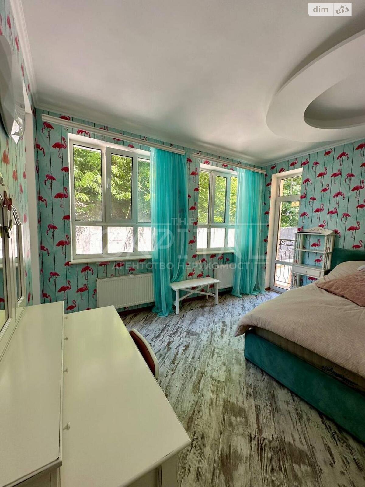 Продажа четырехкомнатной квартиры в Киеве, на ул. Дегтярная 19, район Подол фото 1 Продажа четырехкомнатной квартиры в Киеве, на ул. Дегтярная 19, район Подол фото 1