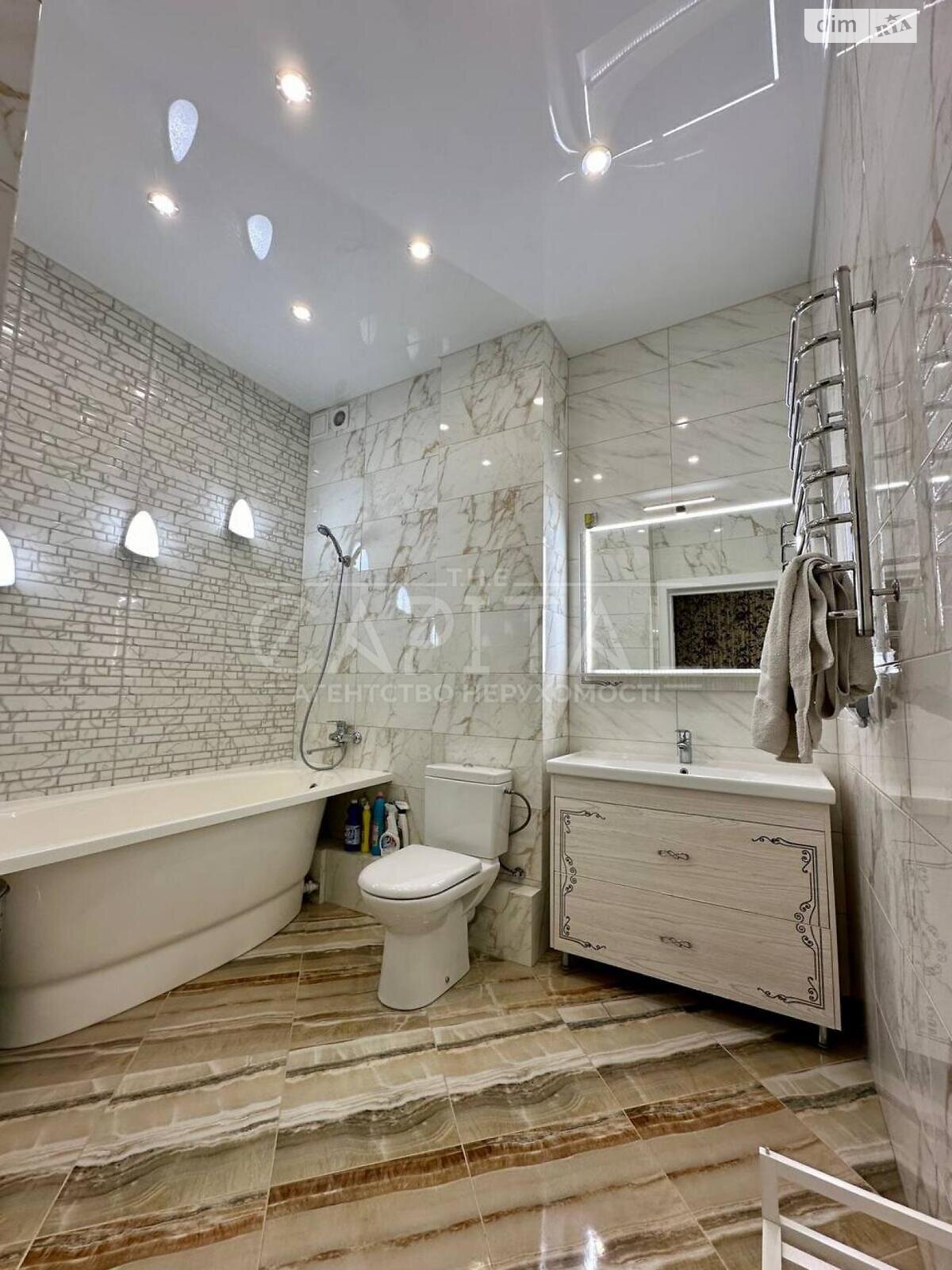 Продажа четырехкомнатной квартиры в Киеве, на ул. Дегтярная 19, район Подол фото 1 Продажа четырехкомнатной квартиры в Киеве, на ул. Дегтярная 19, район Подол фото 1