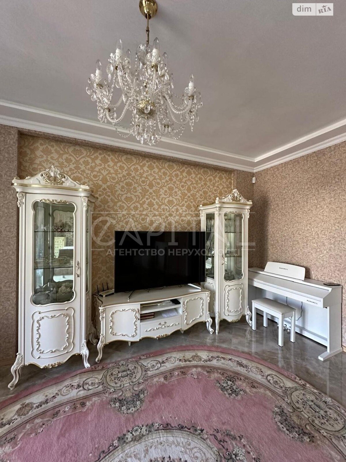 Продажа четырехкомнатной квартиры в Киеве, на ул. Дегтярная 19, район Подол фото 1 Продажа четырехкомнатной квартиры в Киеве, на ул. Дегтярная 19, район Подол фото 1