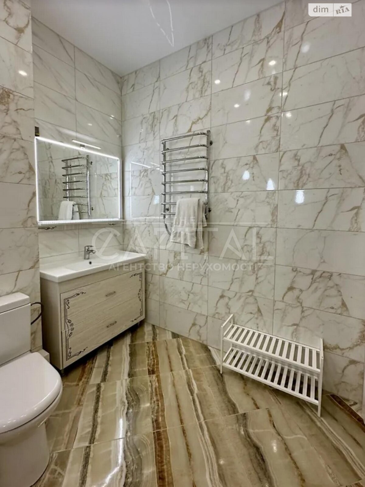 Продажа четырехкомнатной квартиры в Киеве, на ул. Дегтярная 19, район Подол фото 1 Продажа четырехкомнатной квартиры в Киеве, на ул. Дегтярная 19, район Подол фото 1