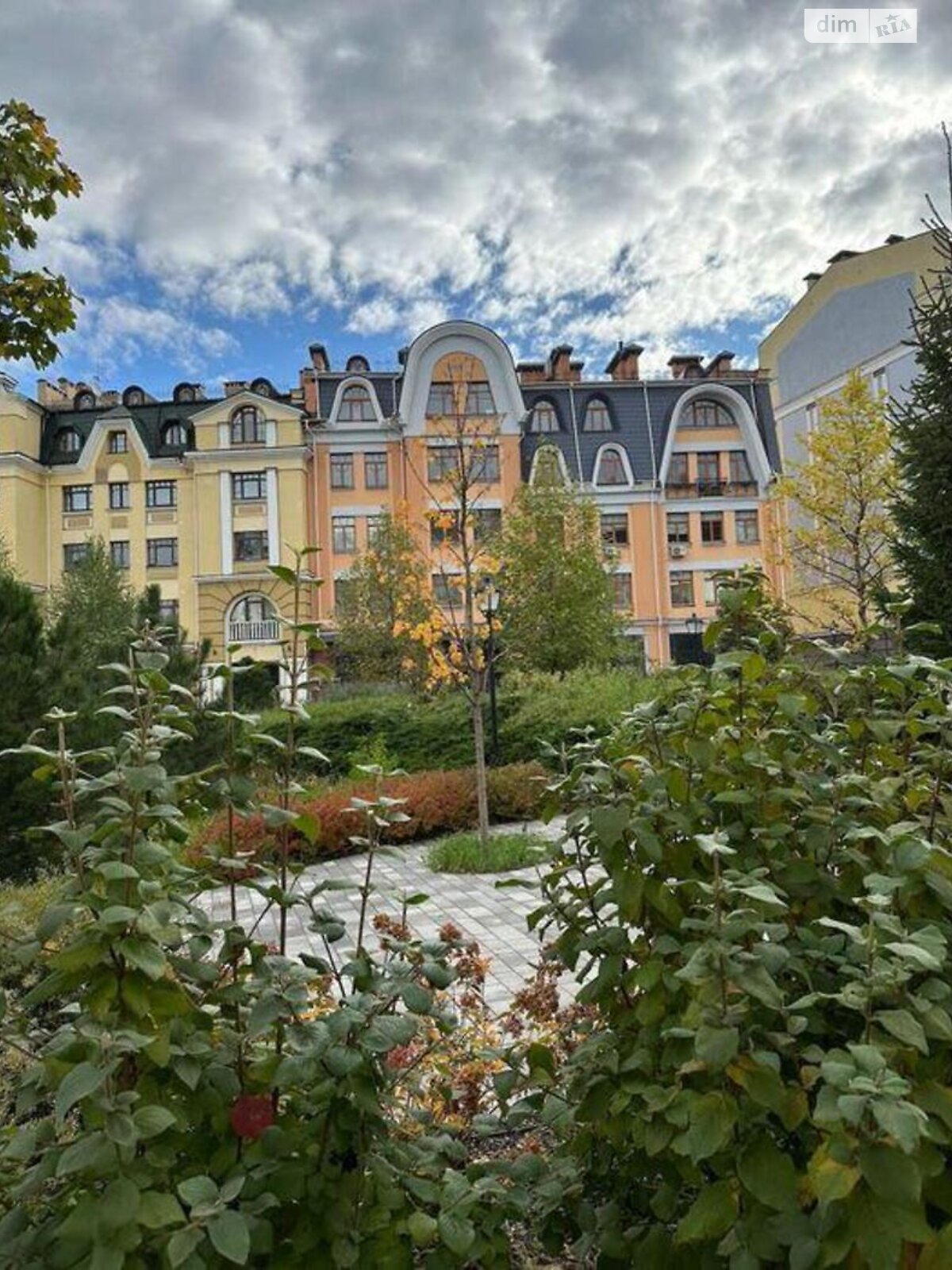 Продаж двокімнатної квартири в Києві, на вул. Дегтярна 19, район Поділ фото 1 Продаж двокімнатної квартири в Києві, на вул. Дегтярна 19, район Поділ фото 1