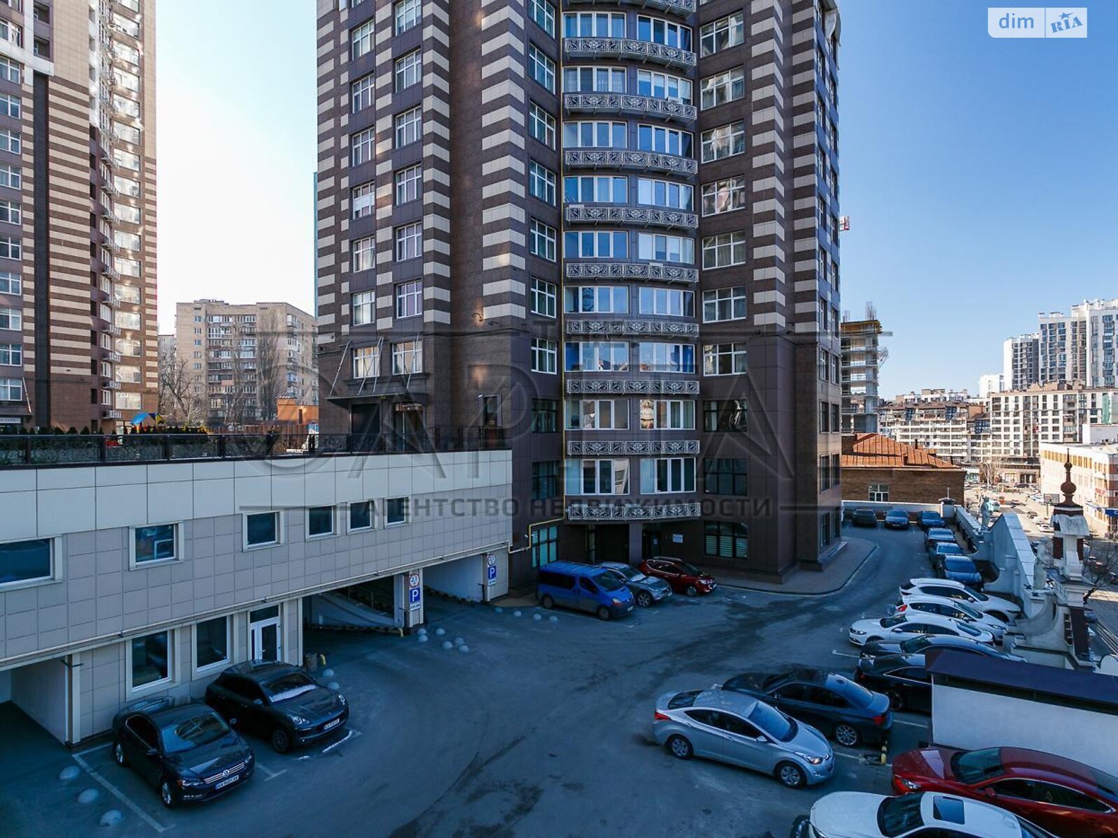 Продаж трикімнатної квартири в Києві, на вул. Глибочицька 32А, район Поділ фото 1 Продаж трикімнатної квартири в Києві, на вул. Глибочицька 32А, район Поділ фото 1