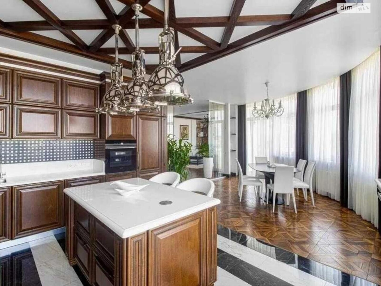 Продажа трехкомнатной квартиры в Киеве, на ул. Хорива 39-41, район Подол фото 1 Продажа трехкомнатной квартиры в Киеве, на ул. Хорива 39-41, район Подол фото 1