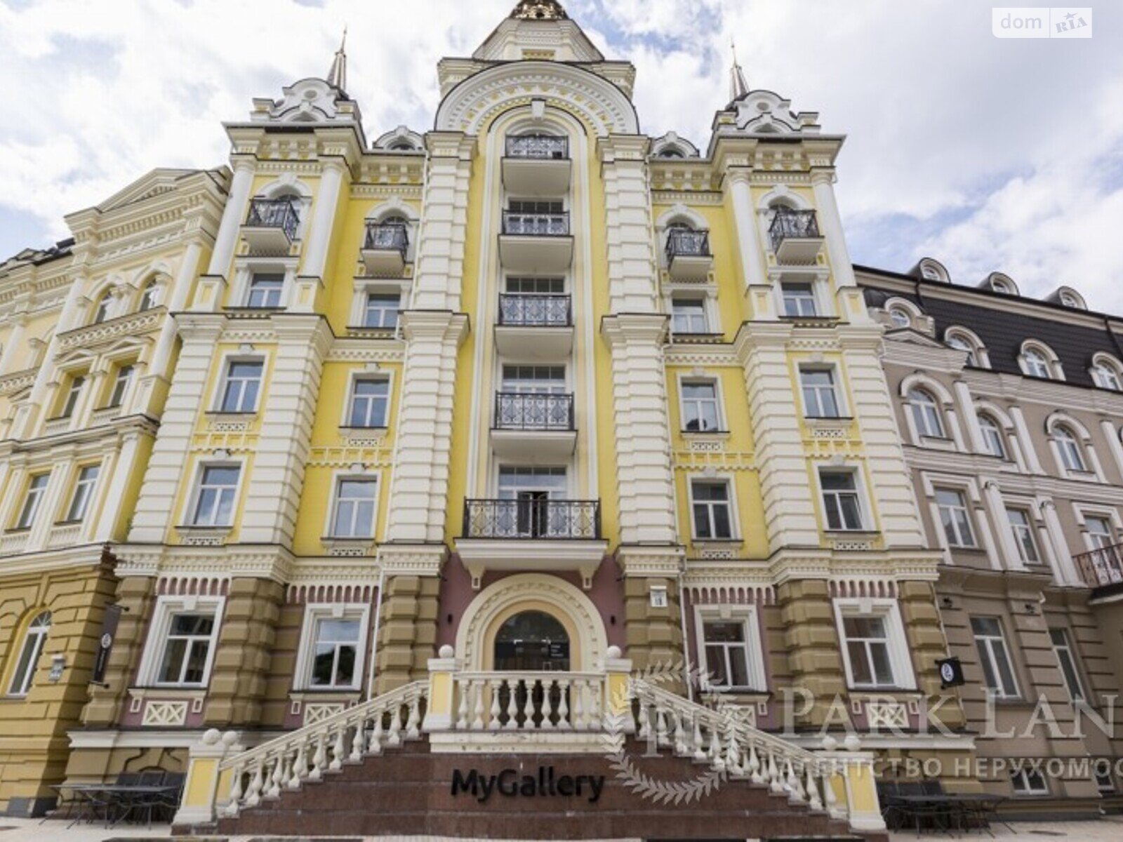 Продажа четырехкомнатной квартиры в Киеве, на ул. Кожемяцкая 18, район Подол фото 1