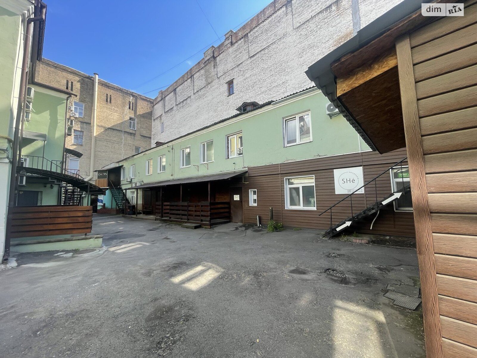 Продажа трехкомнатной квартиры в Киеве, на ул. Константиновская 21, район Подол фото 1 Продажа трехкомнатной квартиры в Киеве, на ул. Константиновская 21, район Подол фото 1