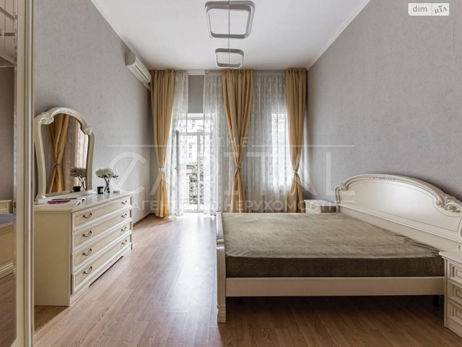 Продаж трикімнатної квартири в Києві, на вул. Межигірська 32А, район Поділ фото 1 Продаж трикімнатної квартири в Києві, на вул. Межигірська 32А, район Поділ фото 1