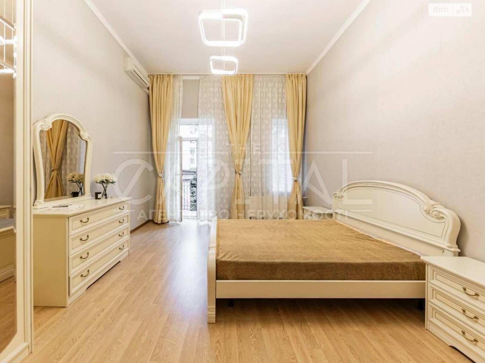 Продаж трикімнатної квартири в Києві, на вул. Межигірська 32А, район Поділ фото 1 Продаж трикімнатної квартири в Києві, на вул. Межигірська 32А, район Поділ фото 1