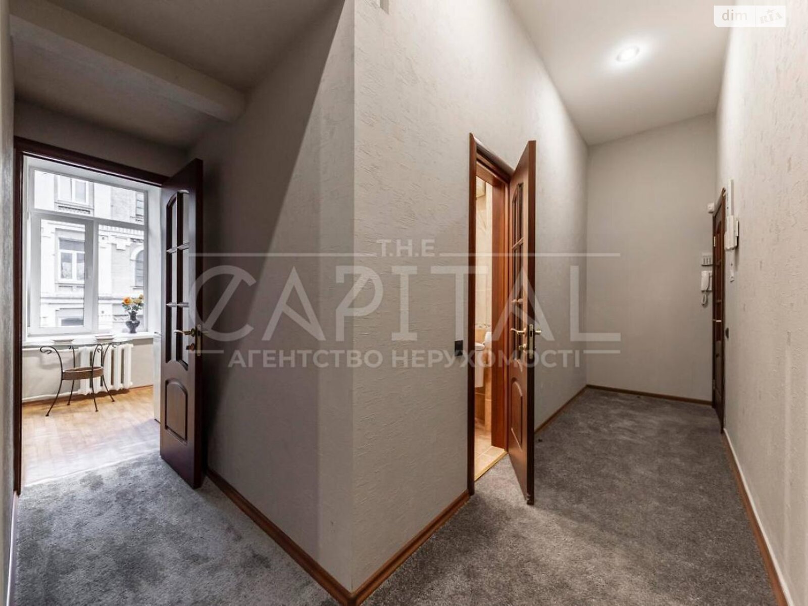 Продаж трикімнатної квартири в Києві, на вул. Межигірська 32А, район Поділ фото 1 Продаж трикімнатної квартири в Києві, на вул. Межигірська 32А, район Поділ фото 1