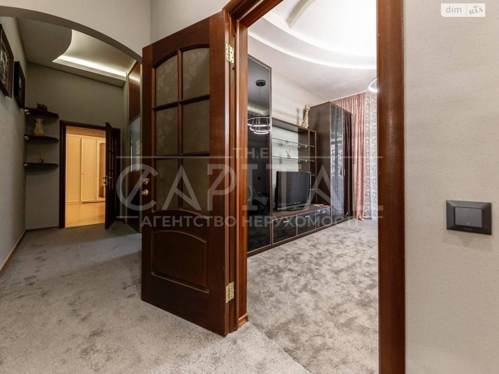 Продаж трикімнатної квартири в Києві, на вул. Межигірська 32А, район Поділ фото 1 Продаж трикімнатної квартири в Києві, на вул. Межигірська 32А, район Поділ фото 1