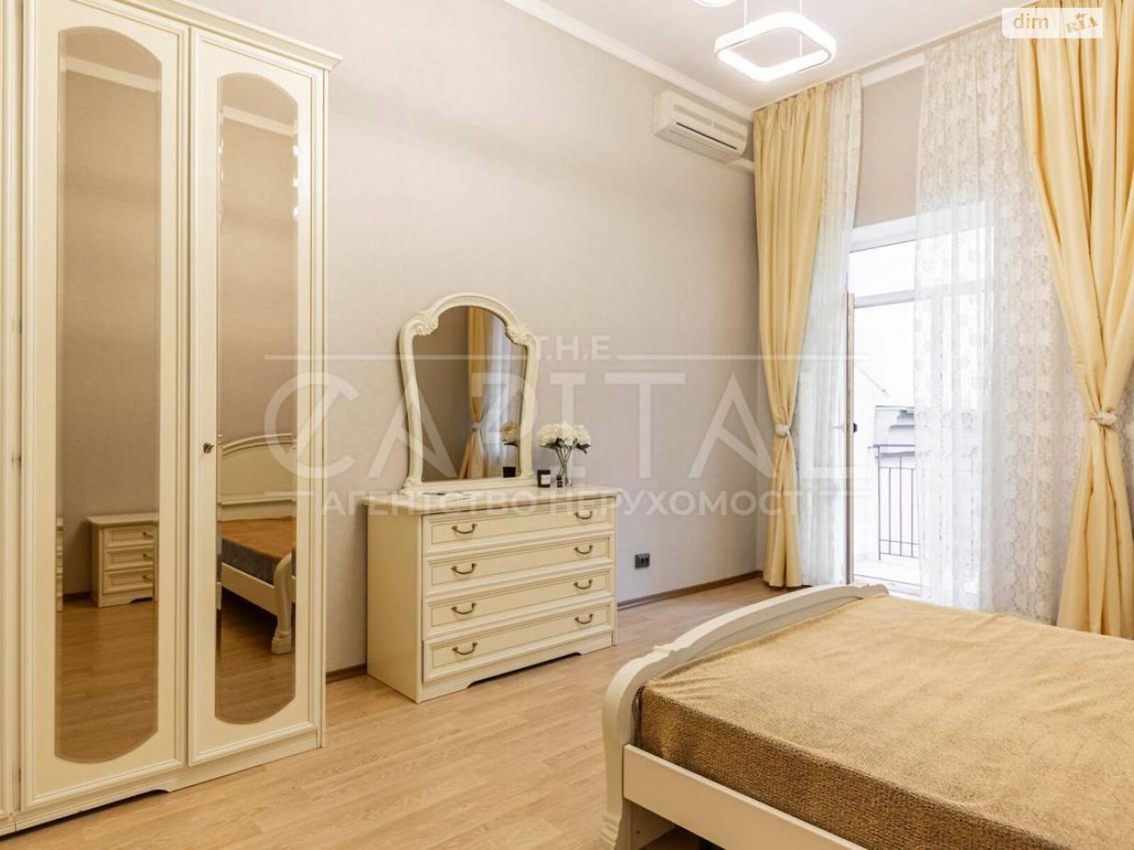 Продаж трикімнатної квартири в Києві, на вул. Межигірська 32А, район Поділ фото 1 Продаж трикімнатної квартири в Києві, на вул. Межигірська 32А, район Поділ фото 1