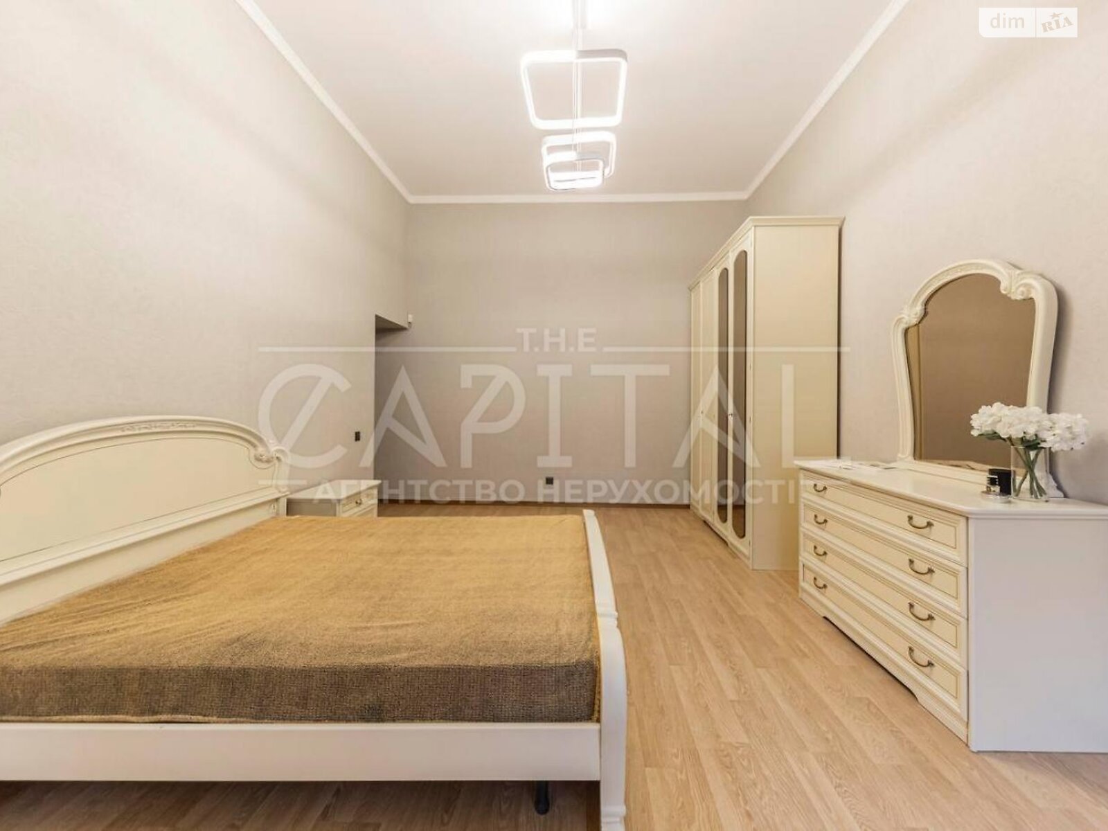 Продаж трикімнатної квартири в Києві, на вул. Межигірська 32А, район Поділ фото 1 Продаж трикімнатної квартири в Києві, на вул. Межигірська 32А, район Поділ фото 1