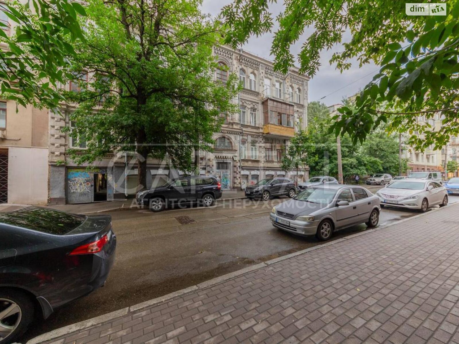 Продаж трикімнатної квартири в Києві, на вул. Межигірська 32А, район Поділ фото 1 Продаж трикімнатної квартири в Києві, на вул. Межигірська 32А, район Поділ фото 1