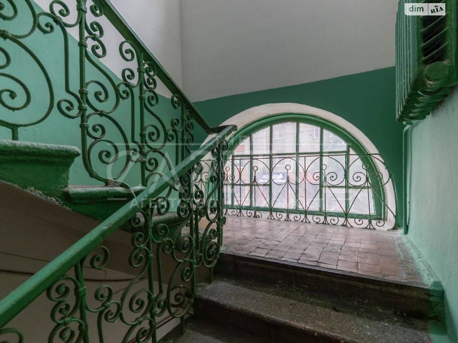 Продаж трикімнатної квартири в Києві, на вул. Межигірська 32А, район Поділ фото 1 Продаж трикімнатної квартири в Києві, на вул. Межигірська 32А, район Поділ фото 1