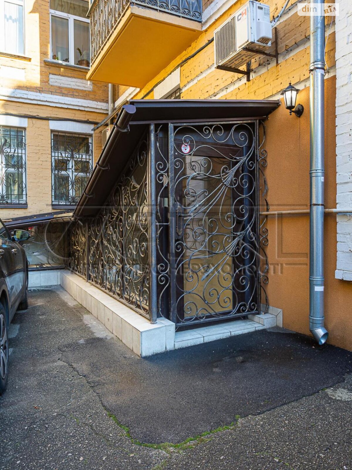 Продаж трикімнатної квартири в Києві, на вул. Нижній Вал 33, район Поділ фото 1 Продаж трикімнатної квартири в Києві, на вул. Нижній Вал 33, район Поділ фото 1